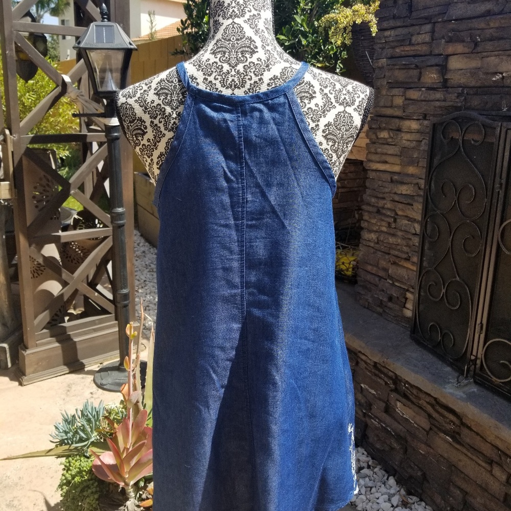 Size M - Picture 2 of 2